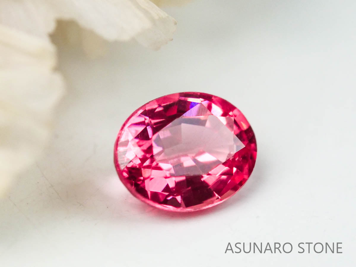 ホットピンクスピネル 　オーバルカット　スリランカ産　0.20ct　【220926-1191】