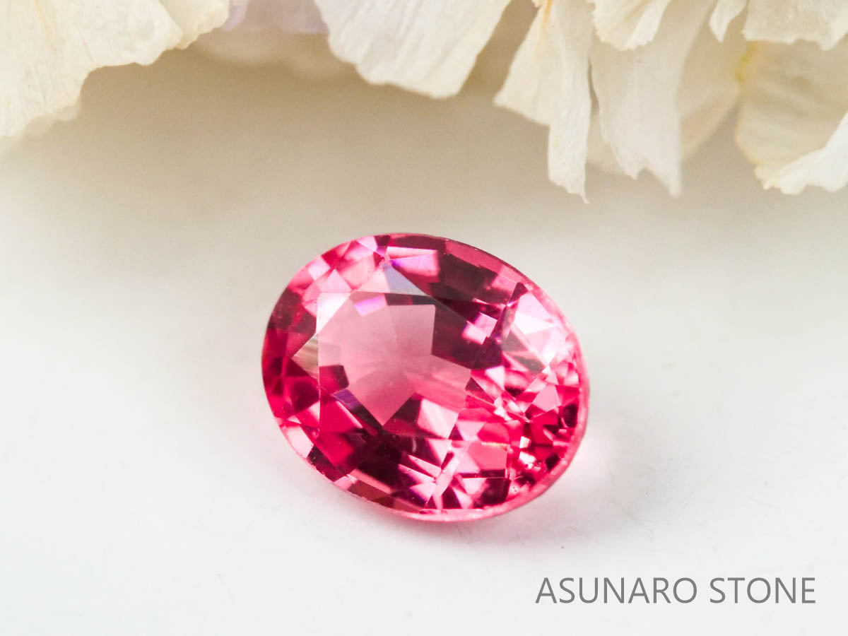 ホットピンクスピネル 　オーバルカット　スリランカ産　0.20ct　【220926-1191】