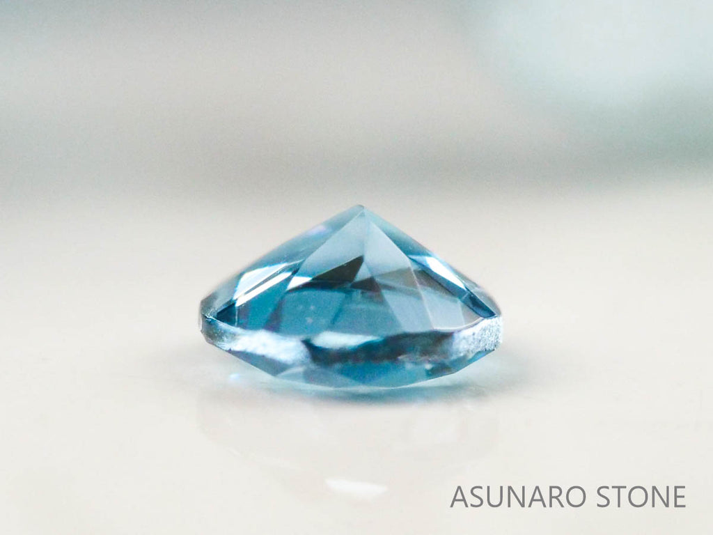 サンタマリアアクアマリン ラウンドカット ブラジル・タトゥー鉱山産　0.07ct【221021-1197】