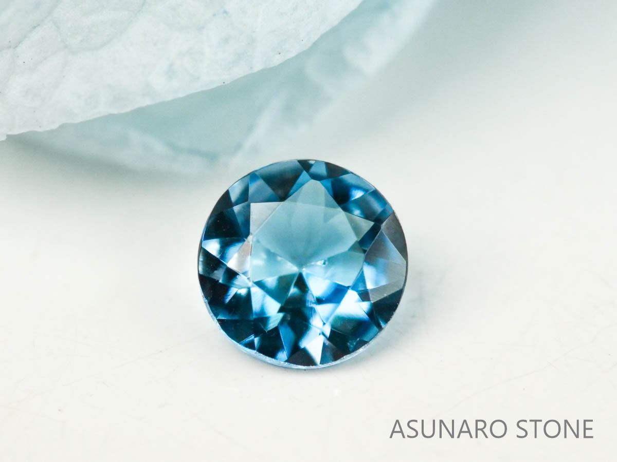 サンタマリアアクアマリン　ラウンドカット ブラジル・タトゥー鉱山産　0.09ct【221021-1198】