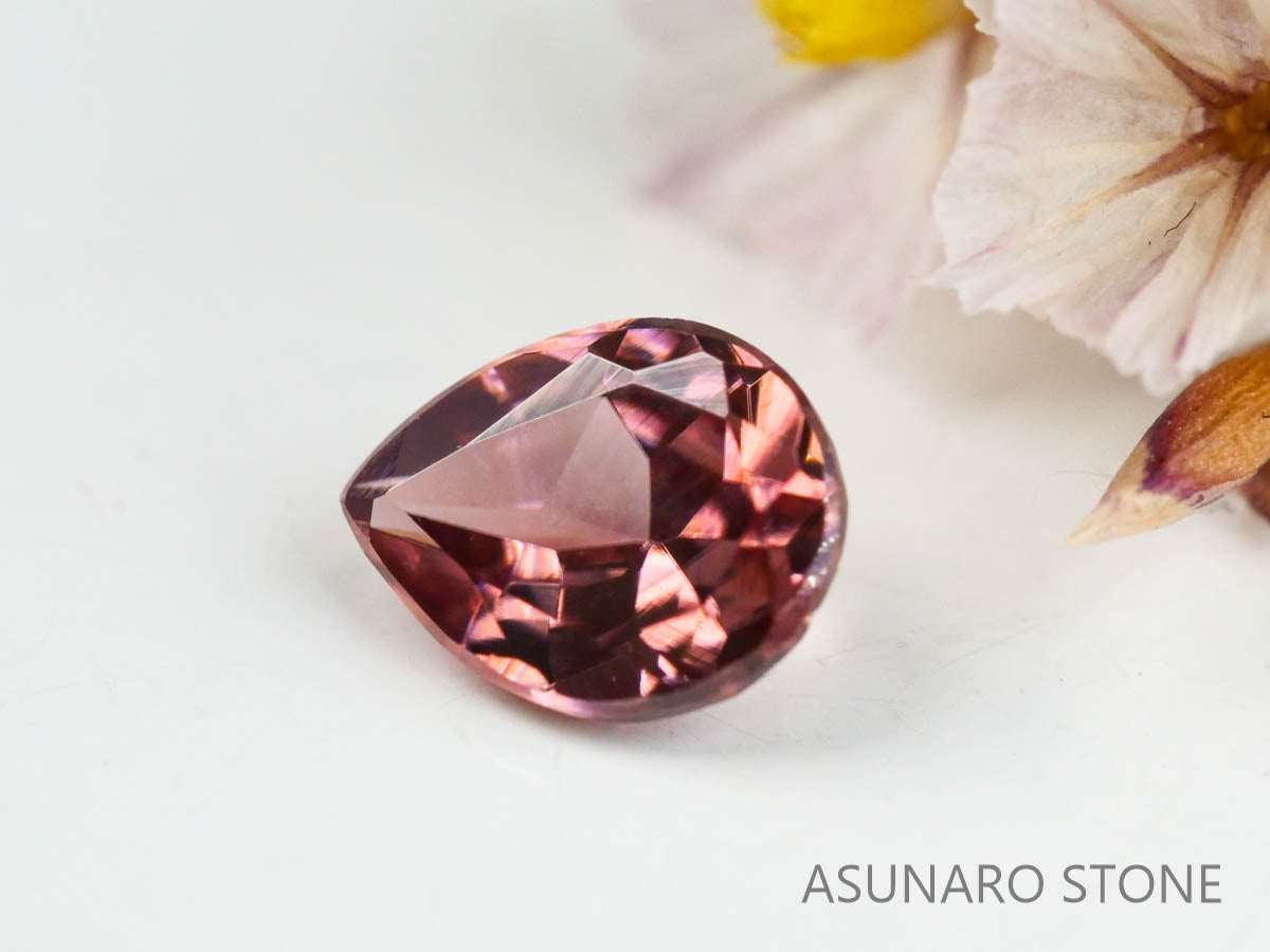 ピンクジルコン　ペアシェイプ　0.42ct　カンボジア産　【220615-1199】