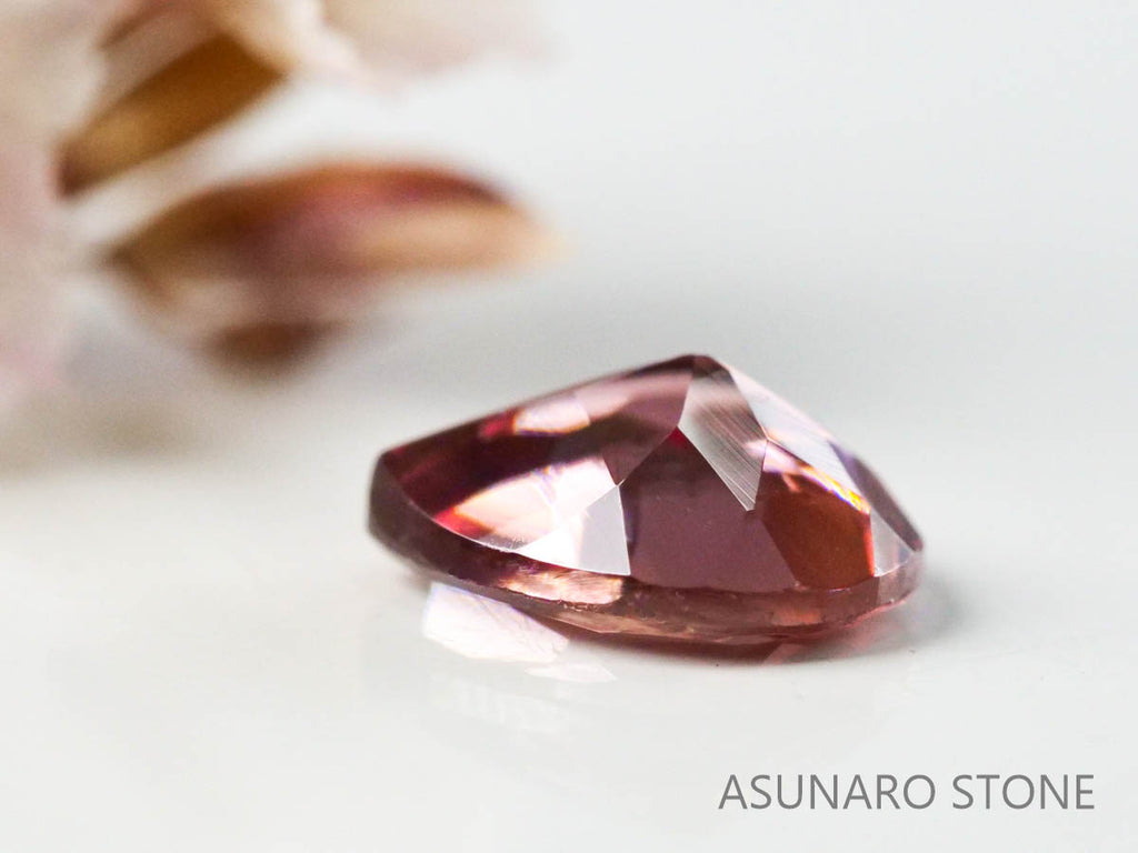 ピンクジルコン　ペアシェイプ　0.42ct　カンボジア産　【220615-1199】