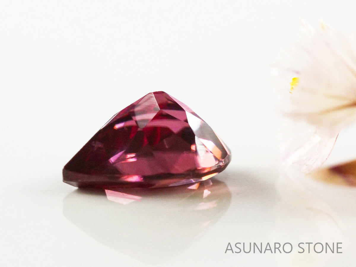 ピンクジルコン　ペアシェイプ　1.04ct　カンボジア産　【220615-1202】