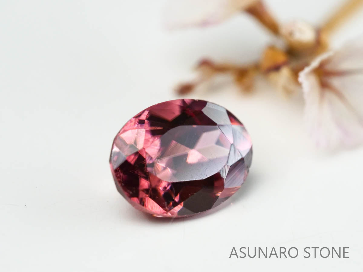 ピンクジルコン　オーバルカット　1.17ct　カンボジア産　【220615-1203】