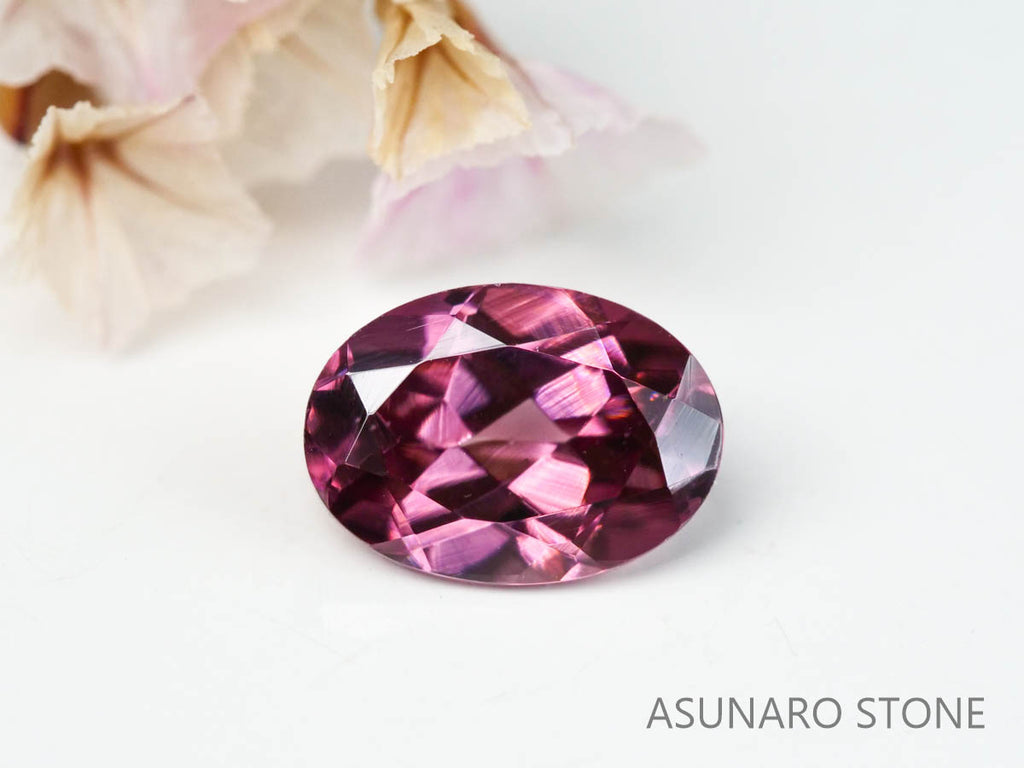 ピンクジルコン　オーバルカット　1.18ct　カンボジア産　【220615-1204】