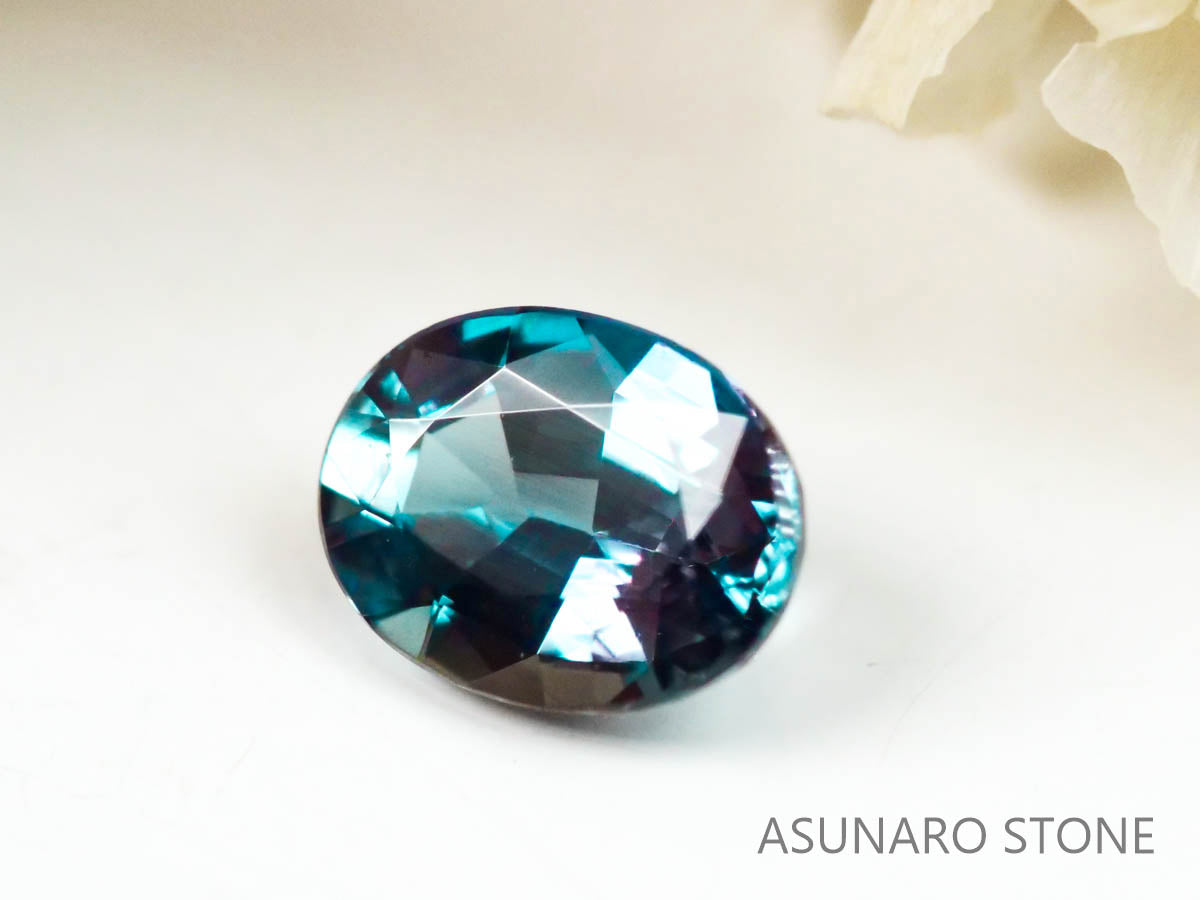 アレキサンドライト　オーバルカット　 ブラジル産　0.18ct【221026-1228】
