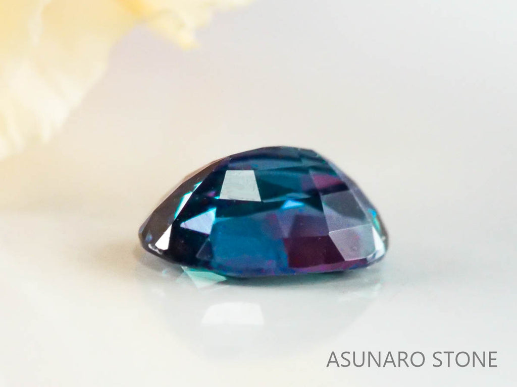 アレキサンドライト　オーバルカット　 ブラジル産　0.18ct【221026-1231】
