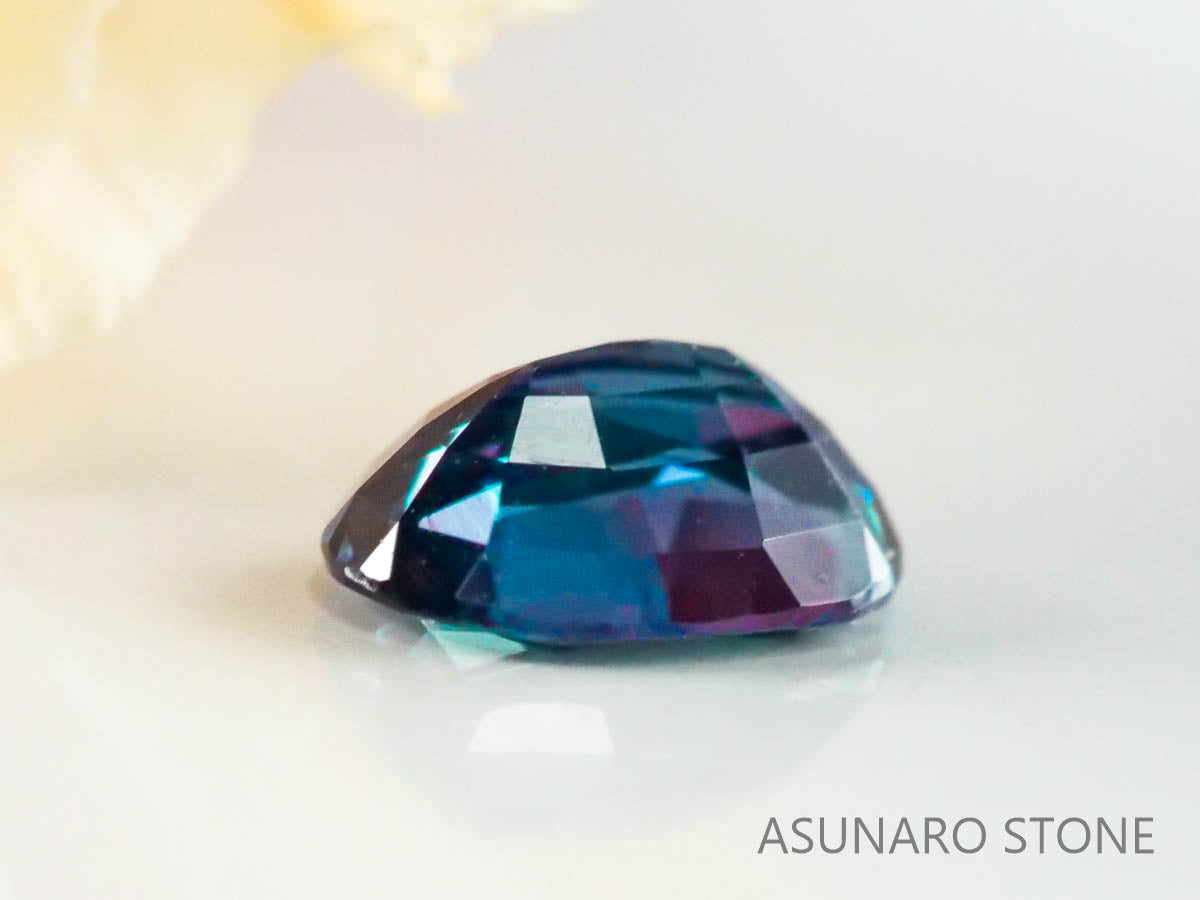 アレキサンドライト　オーバルカット　 ブラジル産　0.18ct【221026-1231】