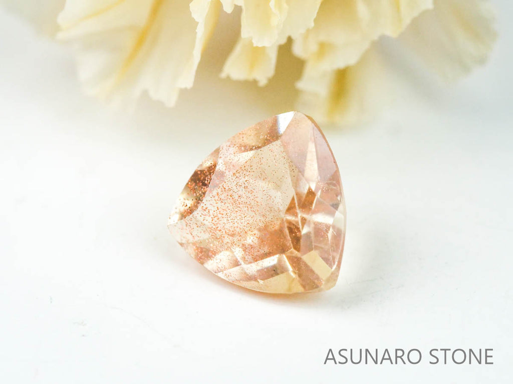 オレゴンサンストーン トリリアントカット アメリカ産 0.76ct【221130-1236】