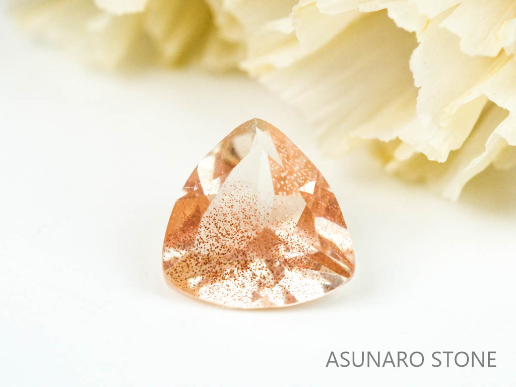 オレゴンサンストーン トリリアントカット アメリカ産 0.56ct【221130-1238】