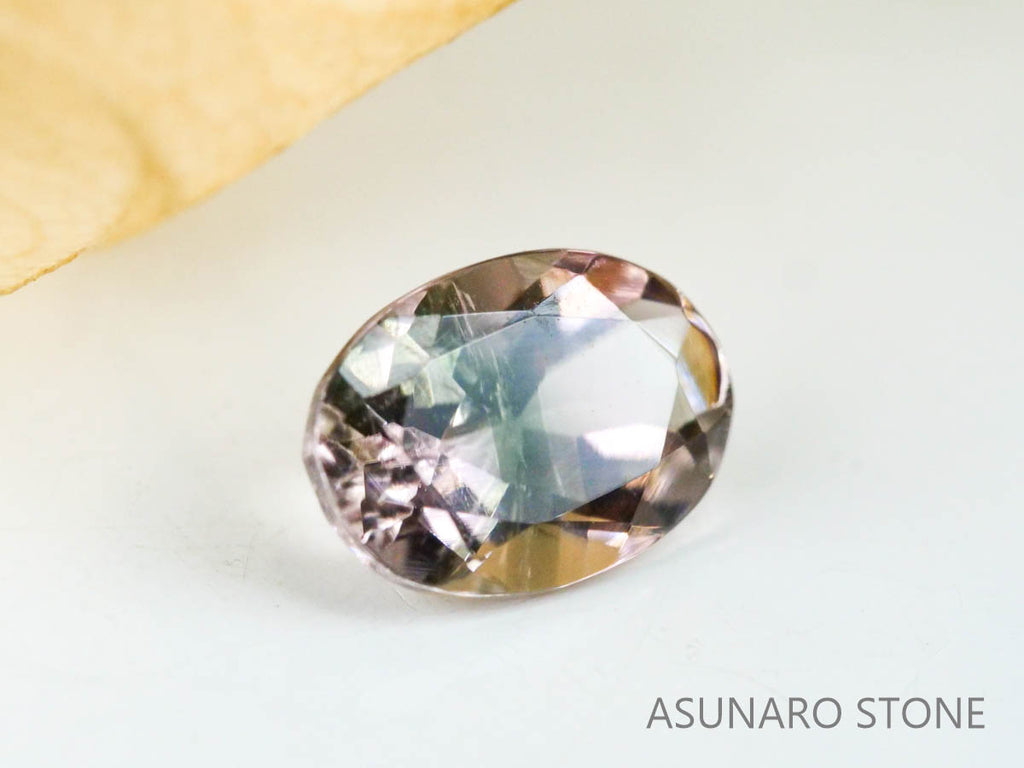 バイカラートルマリン　オーバルカット　ブラジル産　　0.67ct【221214-1244】