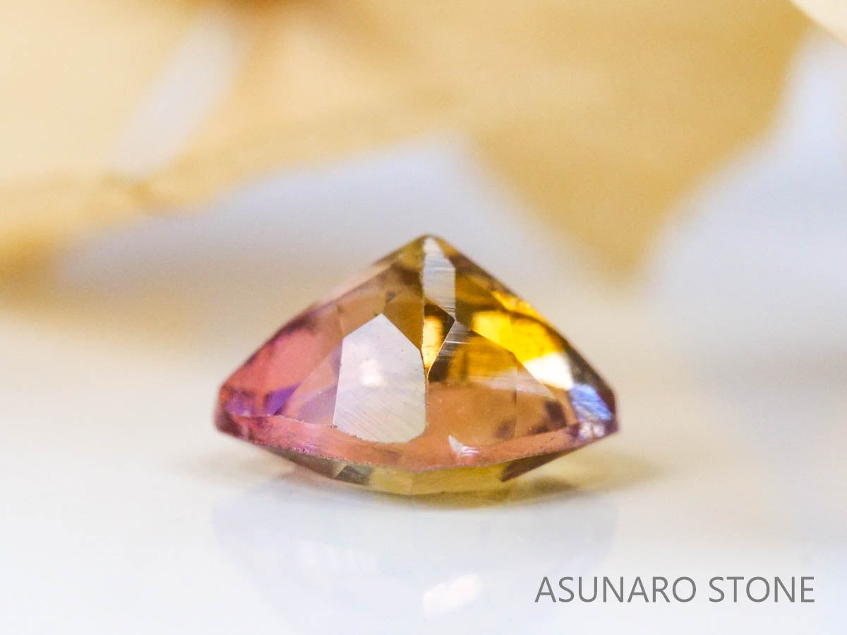 バイカラートルマリン　クッションカット　ブラジル産　　0.82ct【221214-1246】