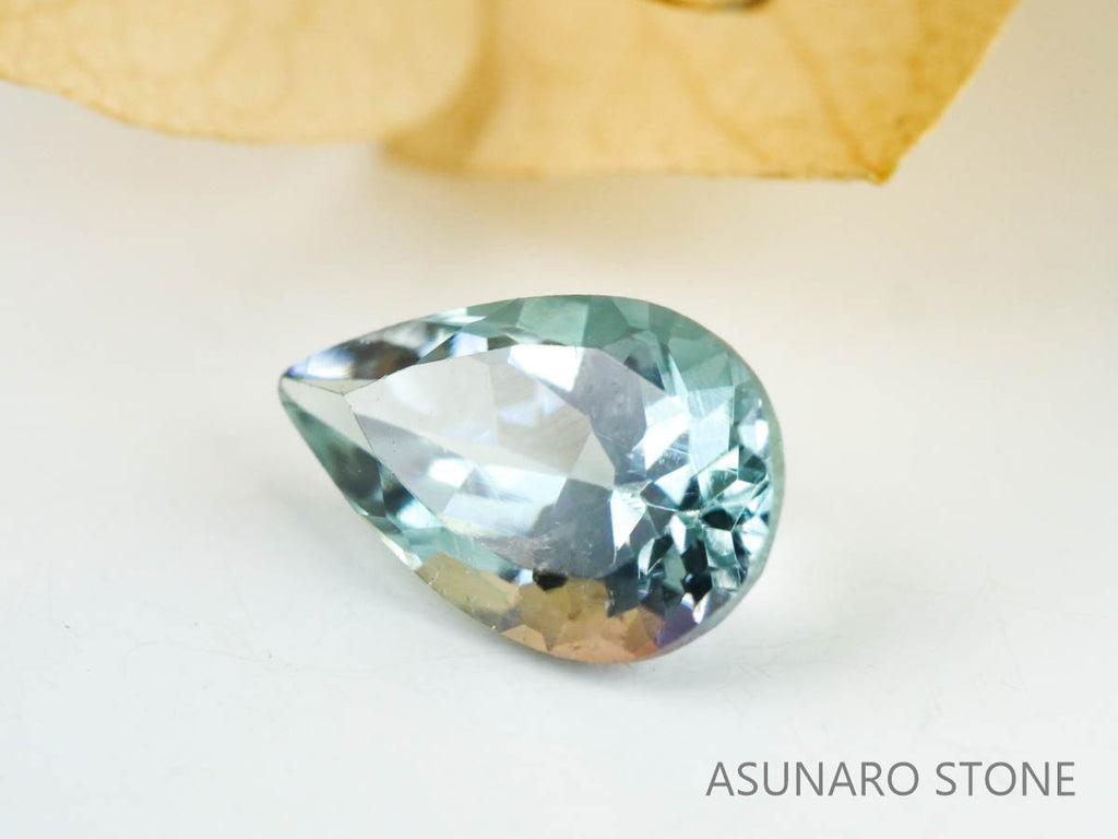 バイカラートルマリン　ペアシェイプ　ブラジル産　　0.75ct【221214-1247】