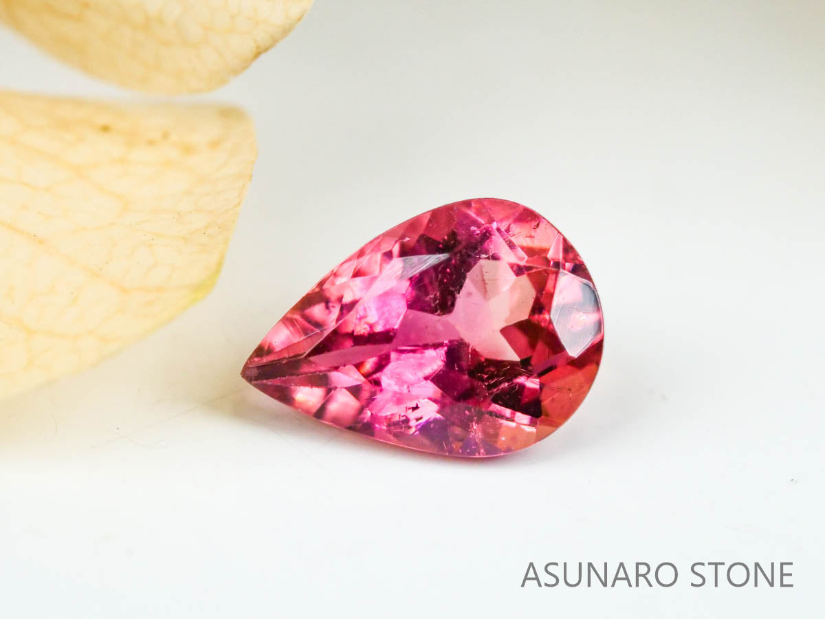 ピンクトルマリン　ペアシェイプ　ブラジル産　　0.68ct【221214-1248】