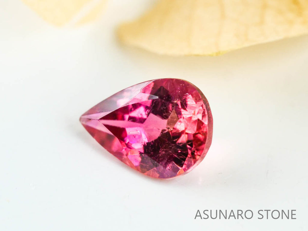 ピンクトルマリン　ペアシェイプ　ブラジル産　　0.68ct【221214-1248】