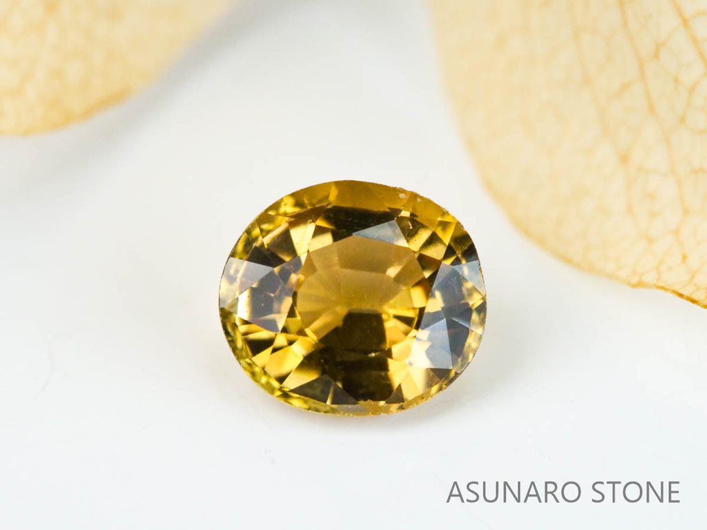 シャンパンカラートルマリン　オーバルカット　ブラジル産　　0.65ct【221214-1250】