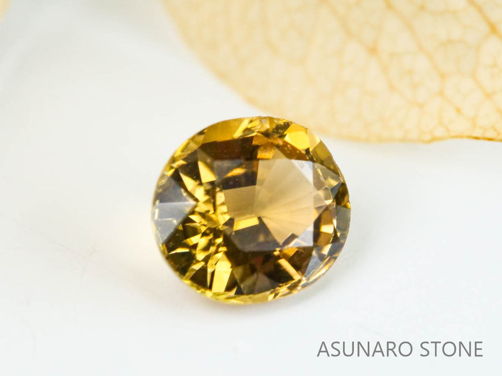 シャンパンカラートルマリン　オーバルカット　ブラジル産　　0.65ct【221214-1250】