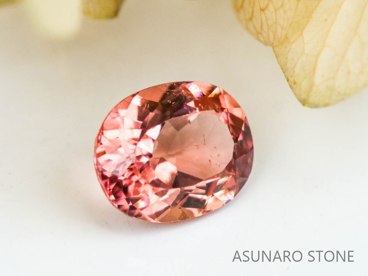 オレンジピンクトルマリン　オーバルカット　ルワンダ産　　1.24ct【221214-1252】