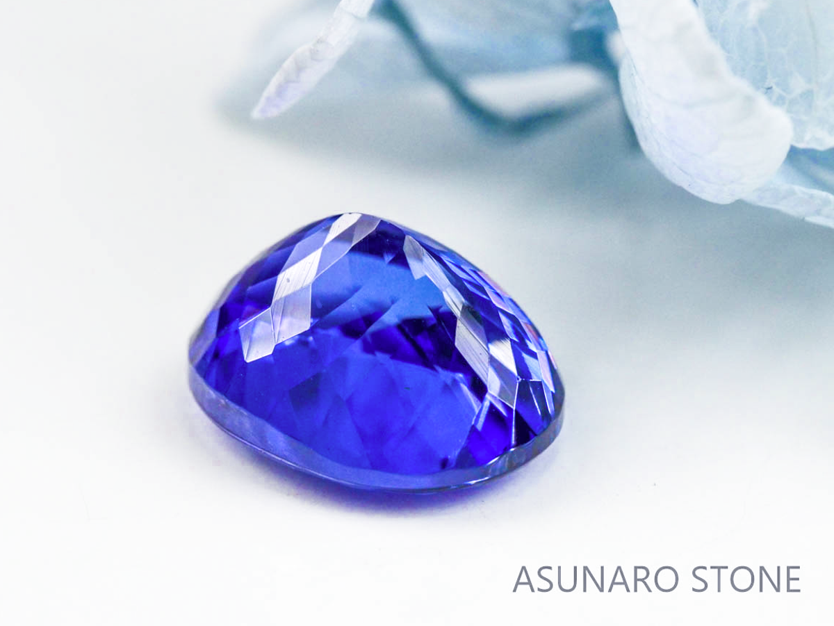 タンザナイト  オーバルカット　タンザニア産　　4.24ct【221203-237】