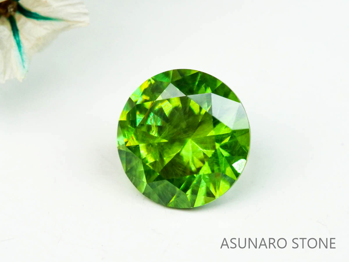 デマントイドガーネット ラウンドカット　ロシア産  0.56ct【221203-1264】