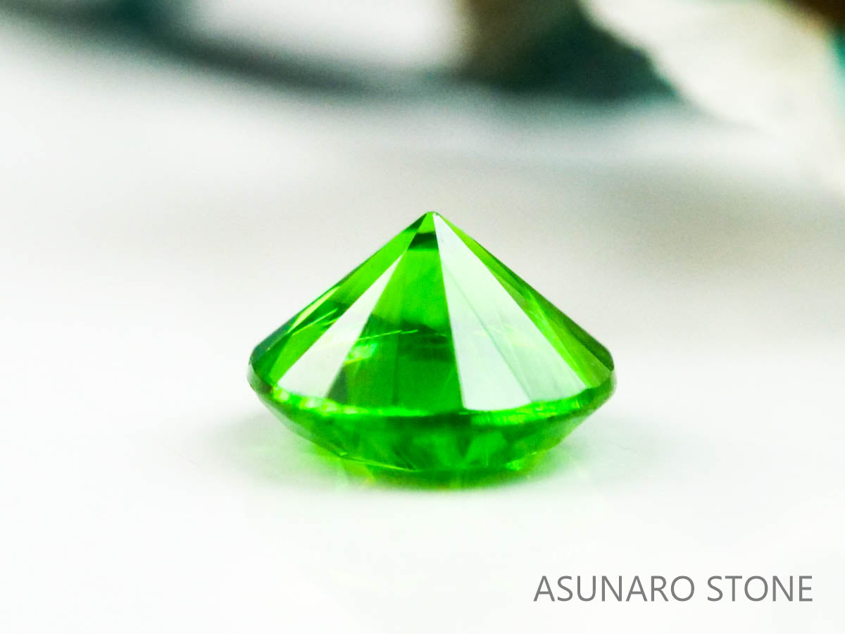 デマントイドガーネット ラウンドカット　ロシア産  0.20ct【221203-1267】