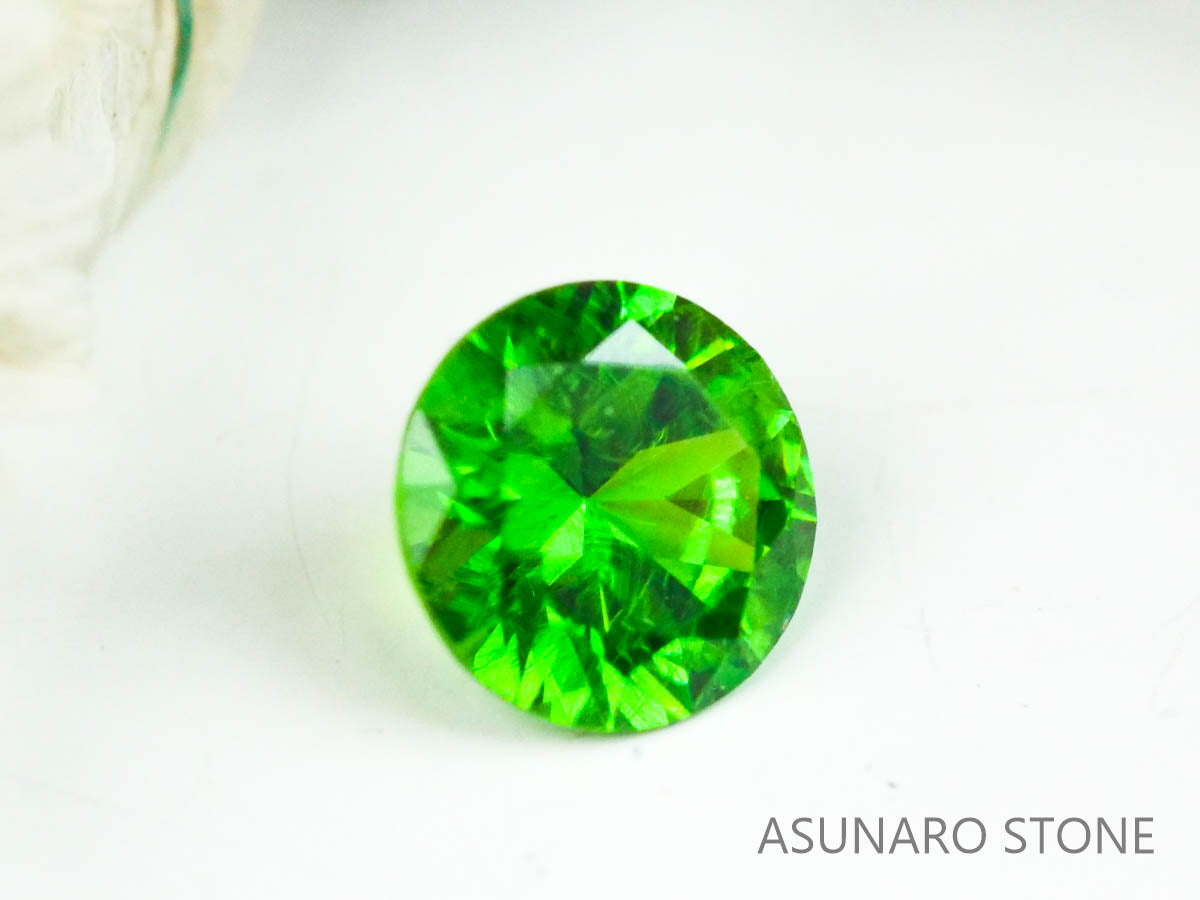 デマントイドガーネット ラウンドカット　ロシア産  0.11ct【221203-1268】