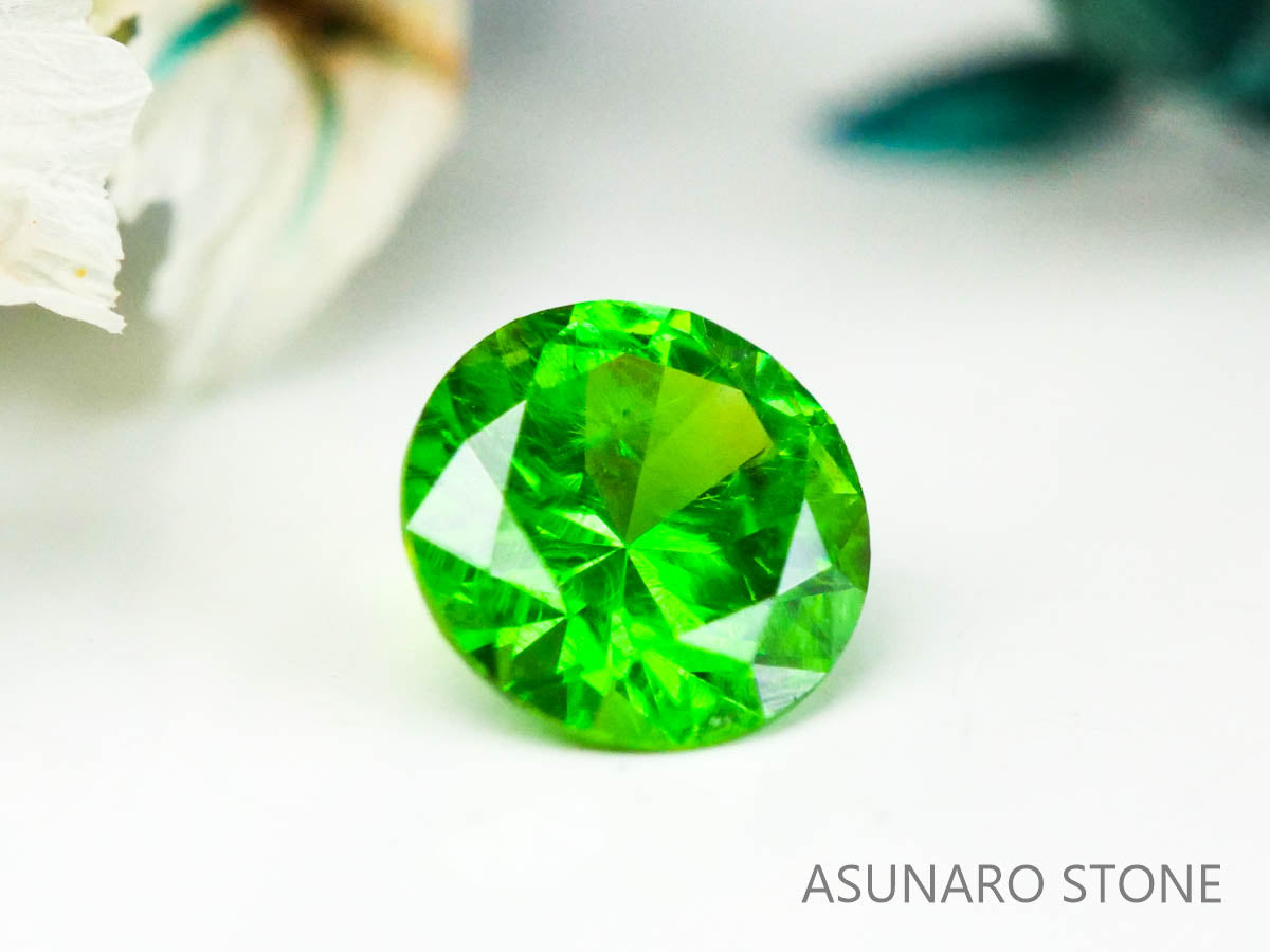 デマントイドガーネット ラウンドカット　ロシア産  0.11ct【221203-1268】