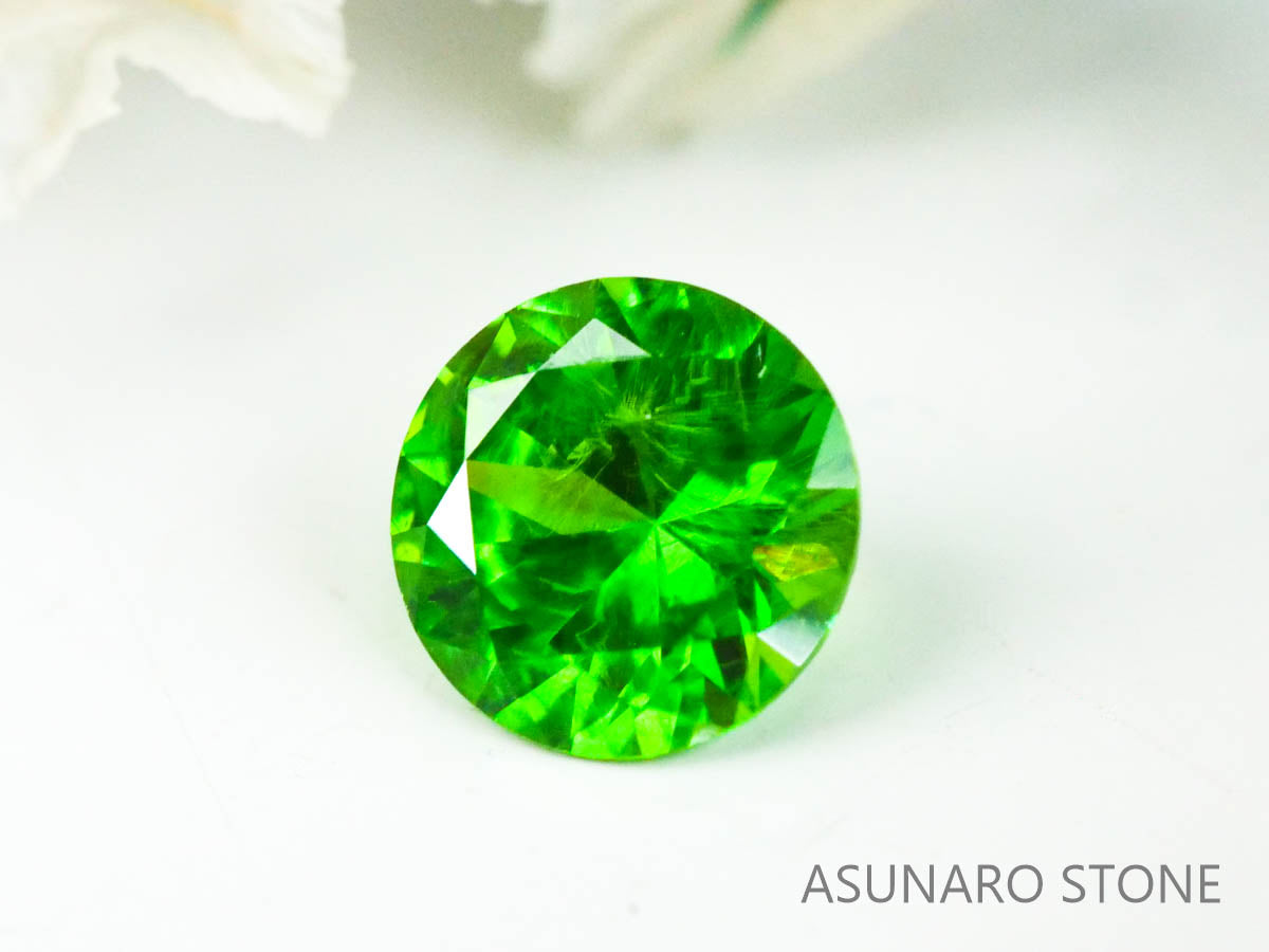 デマントイドガーネット ラウンドカット　ロシア産  0.11ct【221203-1268】