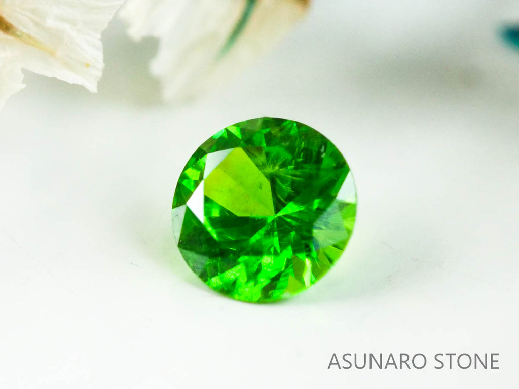 デマントイドガーネット ラウンドカット　ロシア産  0.11ct【221203-1268】