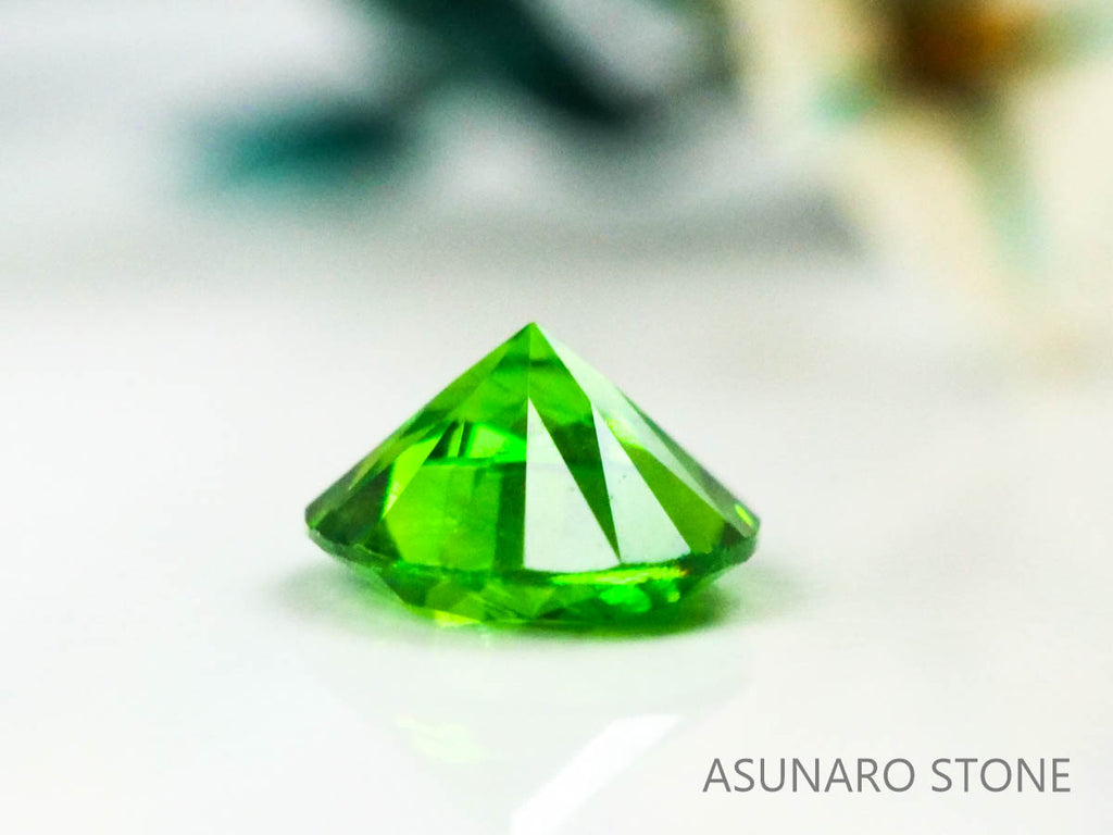 デマントイドガーネット ラウンドカット　ロシア産  0.11ct【221203-1268】