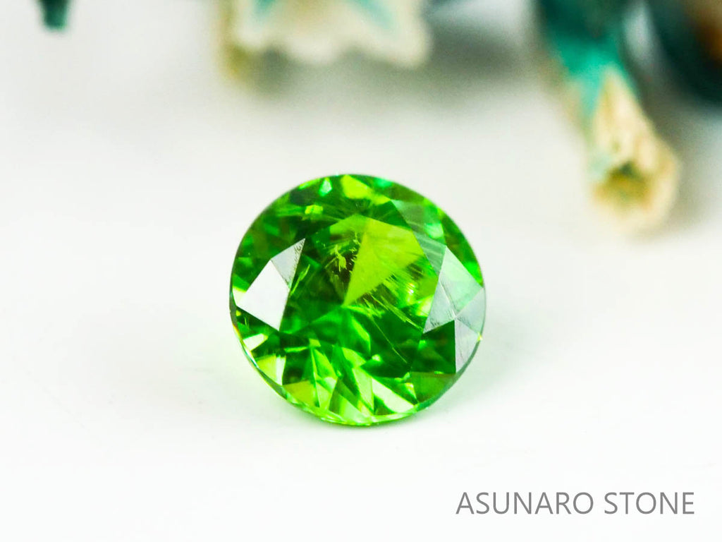 デマントイドガーネット ラウンドカット　ロシア産  0.13ct【221203-1269】