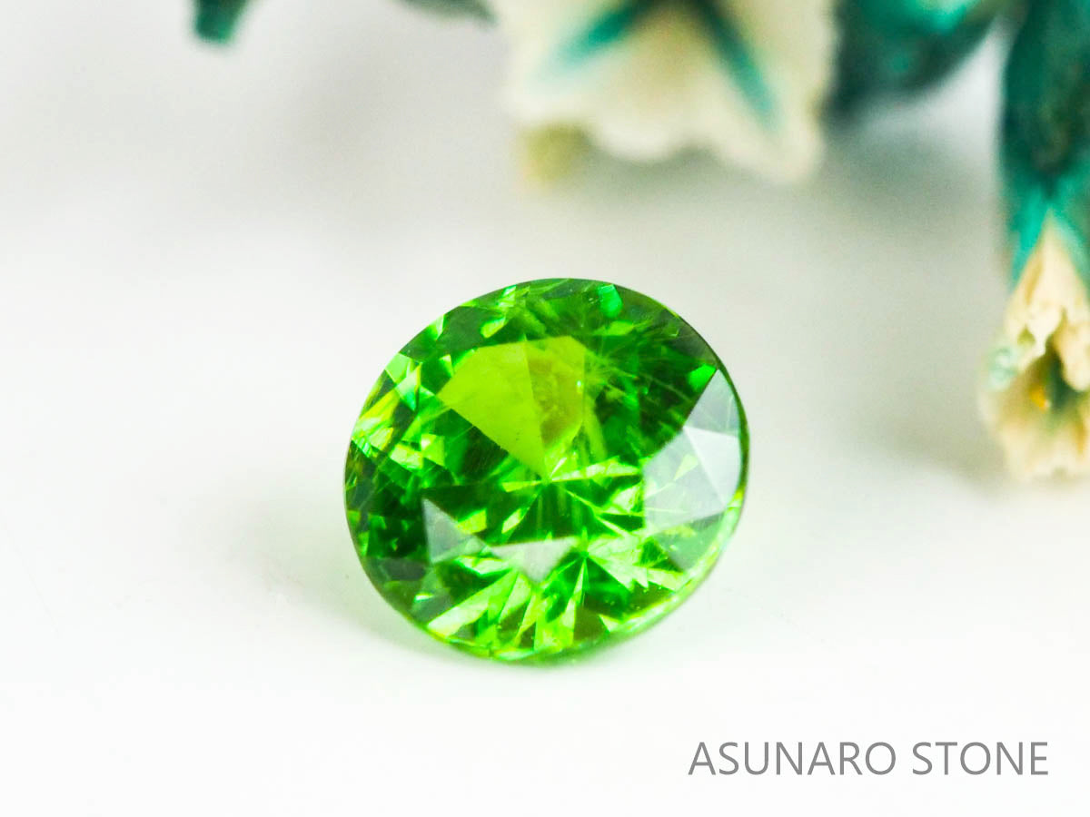 デマントイドガーネット ラウンドカット　ロシア産  0.13ct【221203-1269】