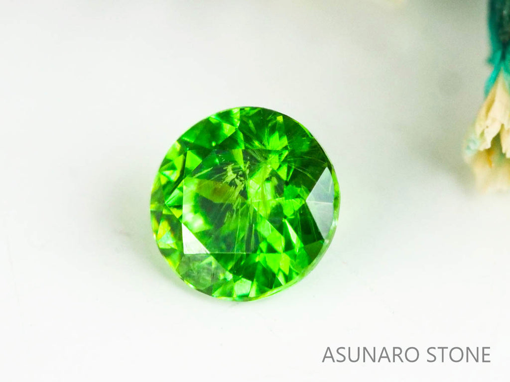 デマントイドガーネット ラウンドカット　ロシア産  0.13ct【221203-1269】