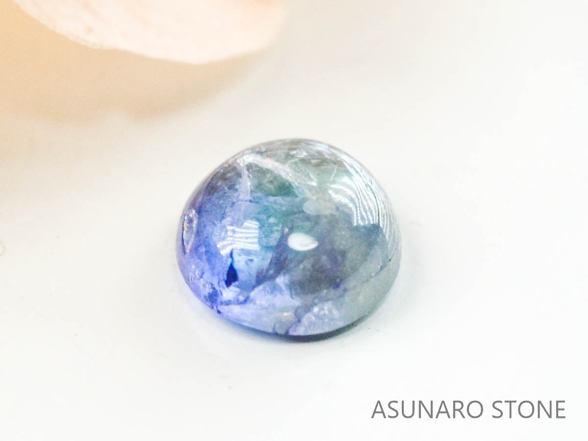 バイカラーゾイサイト（タンザナイト）  カボション　タンザニア産　　0.60ct【221130-1270】