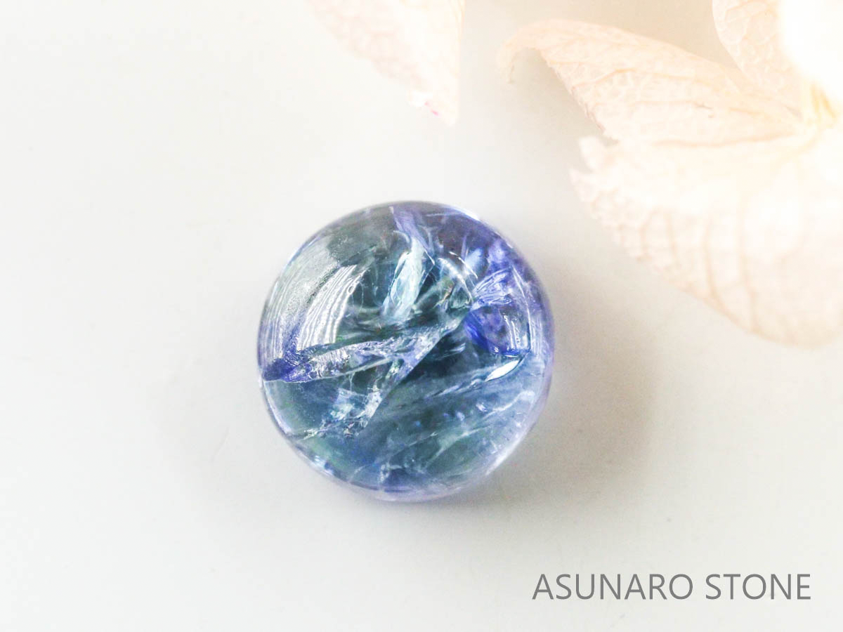 バイカラーゾイサイト（タンザナイト）  カボション　タンザニア産　　1.77ct【221130-1272】