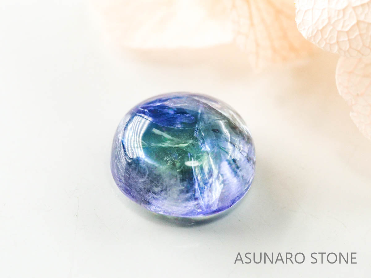 バイカラーゾイサイト（タンザナイト）  カボション　タンザニア産　　1.64ct【221130-1276】