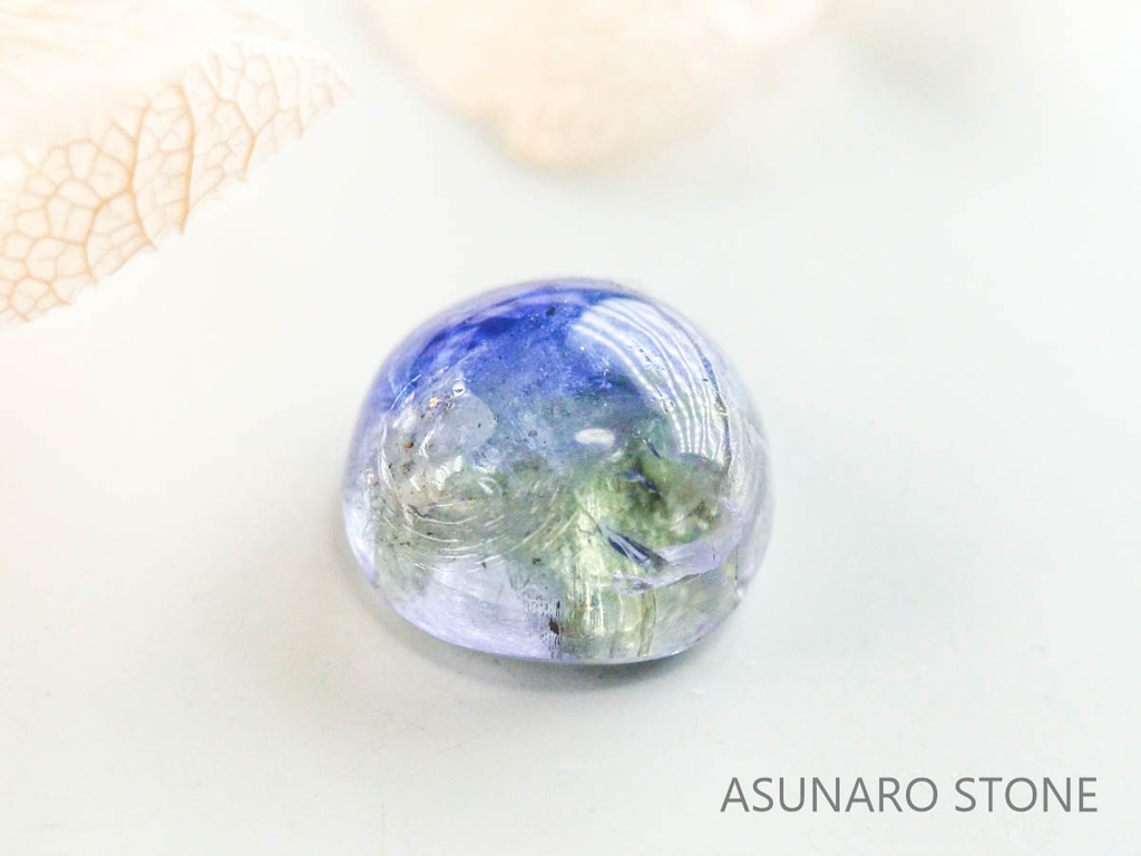 バイカラーゾイサイト（タンザナイト）  カボション　タンザニア産　　1.76ct【221130-1280】