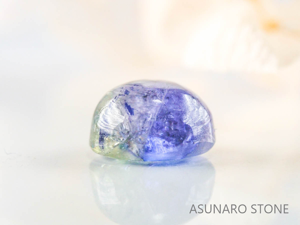 バイカラーゾイサイト（タンザナイト）  カボション　タンザニア産　　1.76ct【221130-1280】