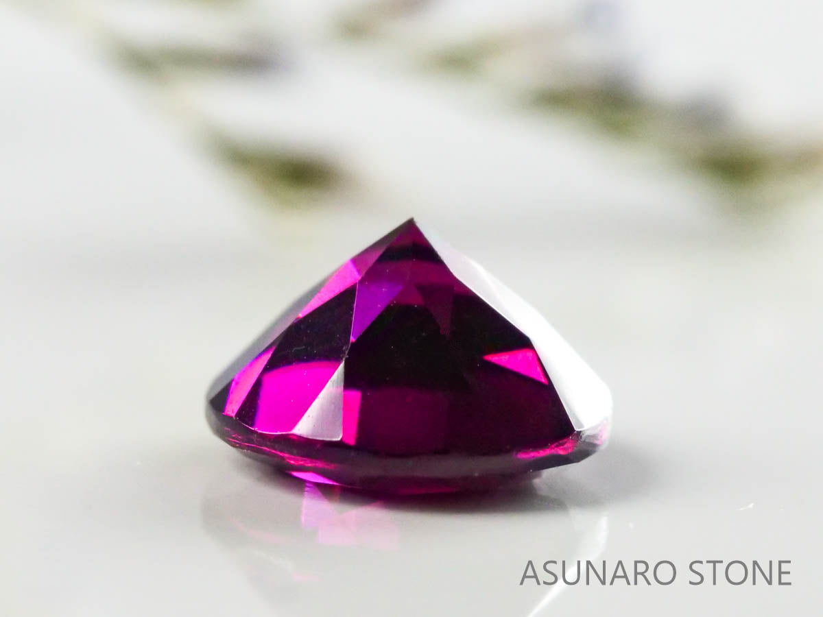 グレープガーネット ブラジル産  ラウンドカット　 1.72ct【221206-1294】