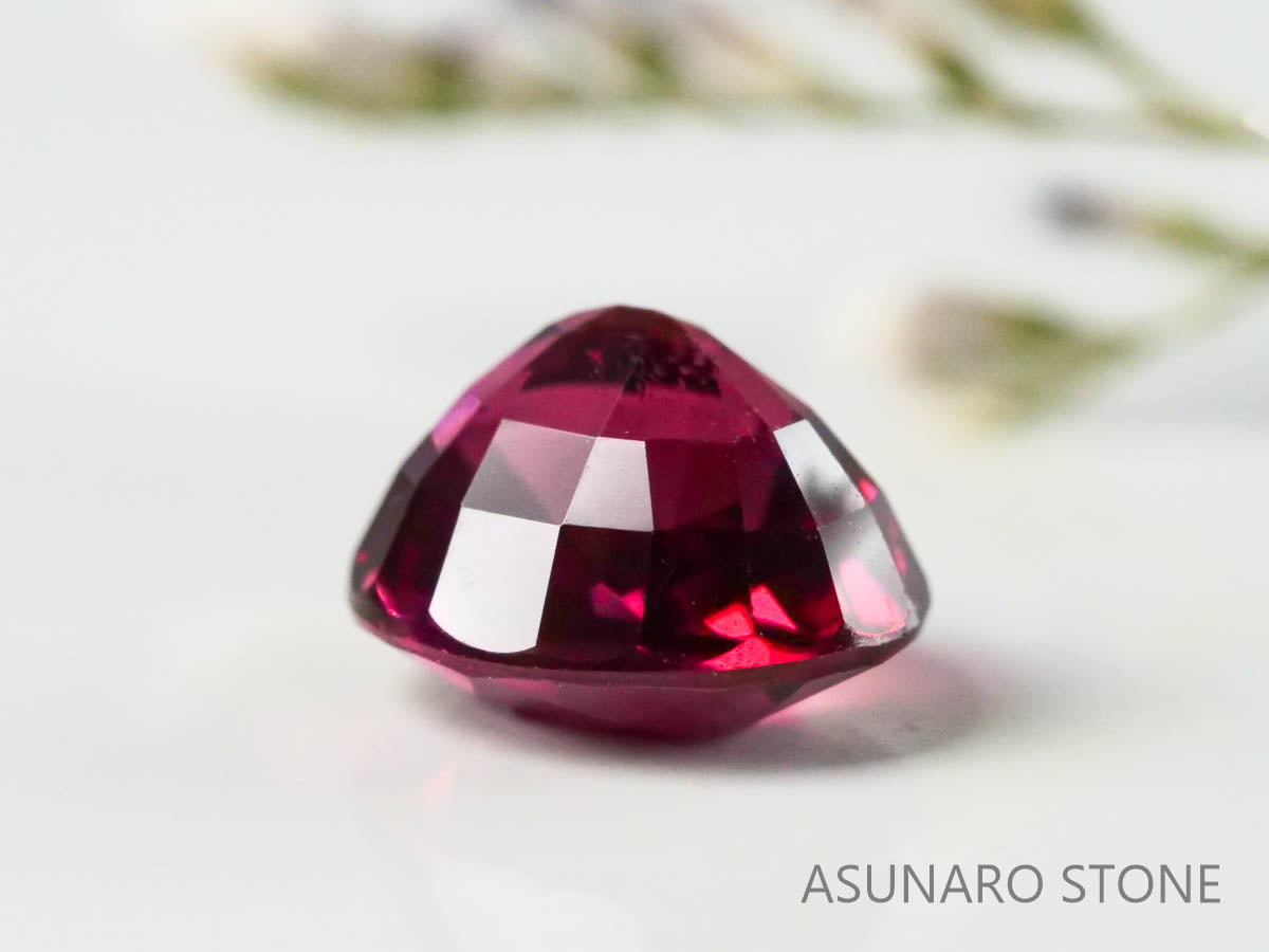 グレープガーネット ブラジル産  オーバルカット　1.93ct【221206-1296】