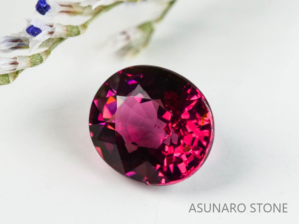 グレープガーネット ブラジル産  オーバルカット　 1.62ct【221206-1297】