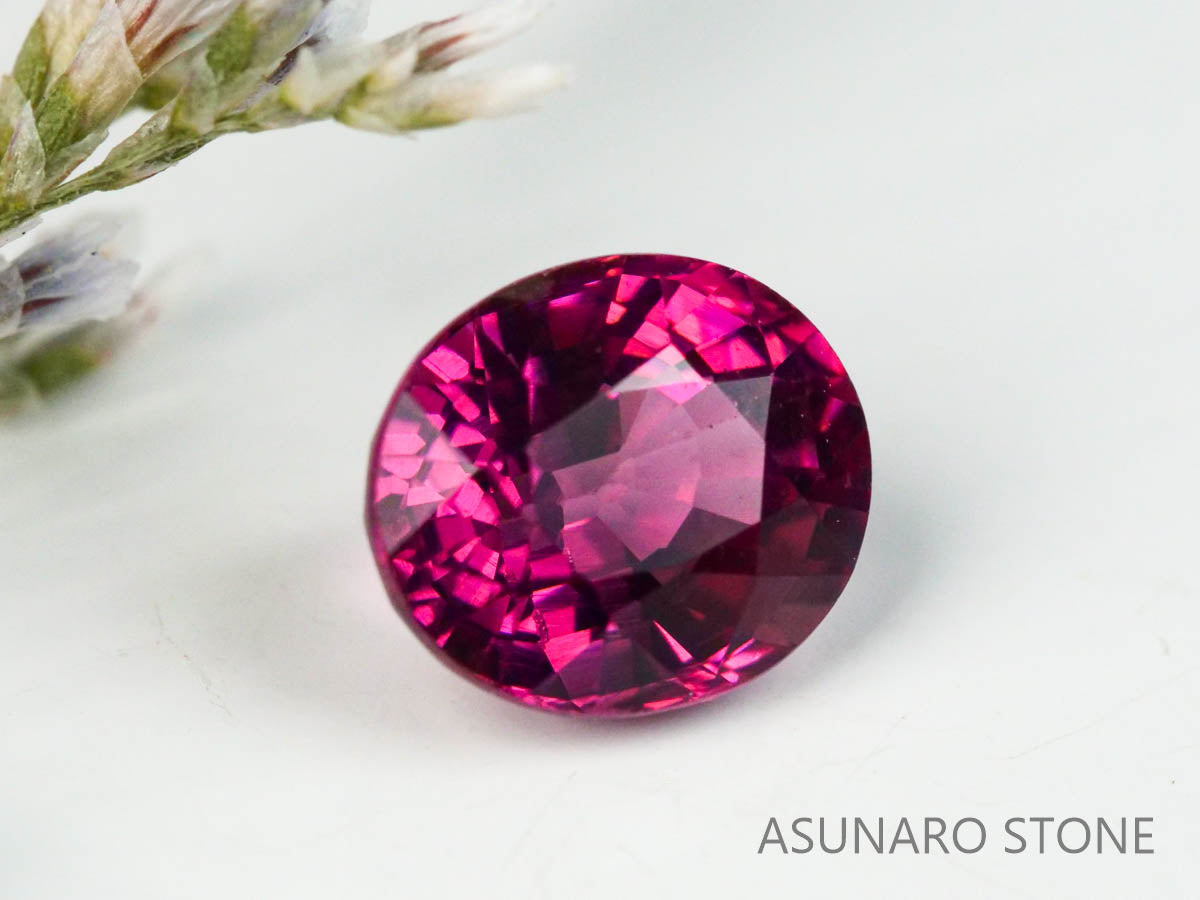 グレープガーネット ブラジル産  オーバルカット　 1.22ct【221206-1298】