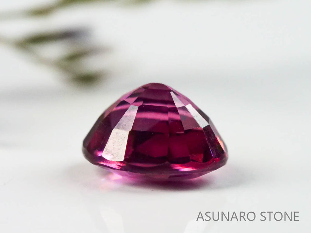 グレープガーネット ブラジル産  オーバルカット　 1.22ct【221206-1298】