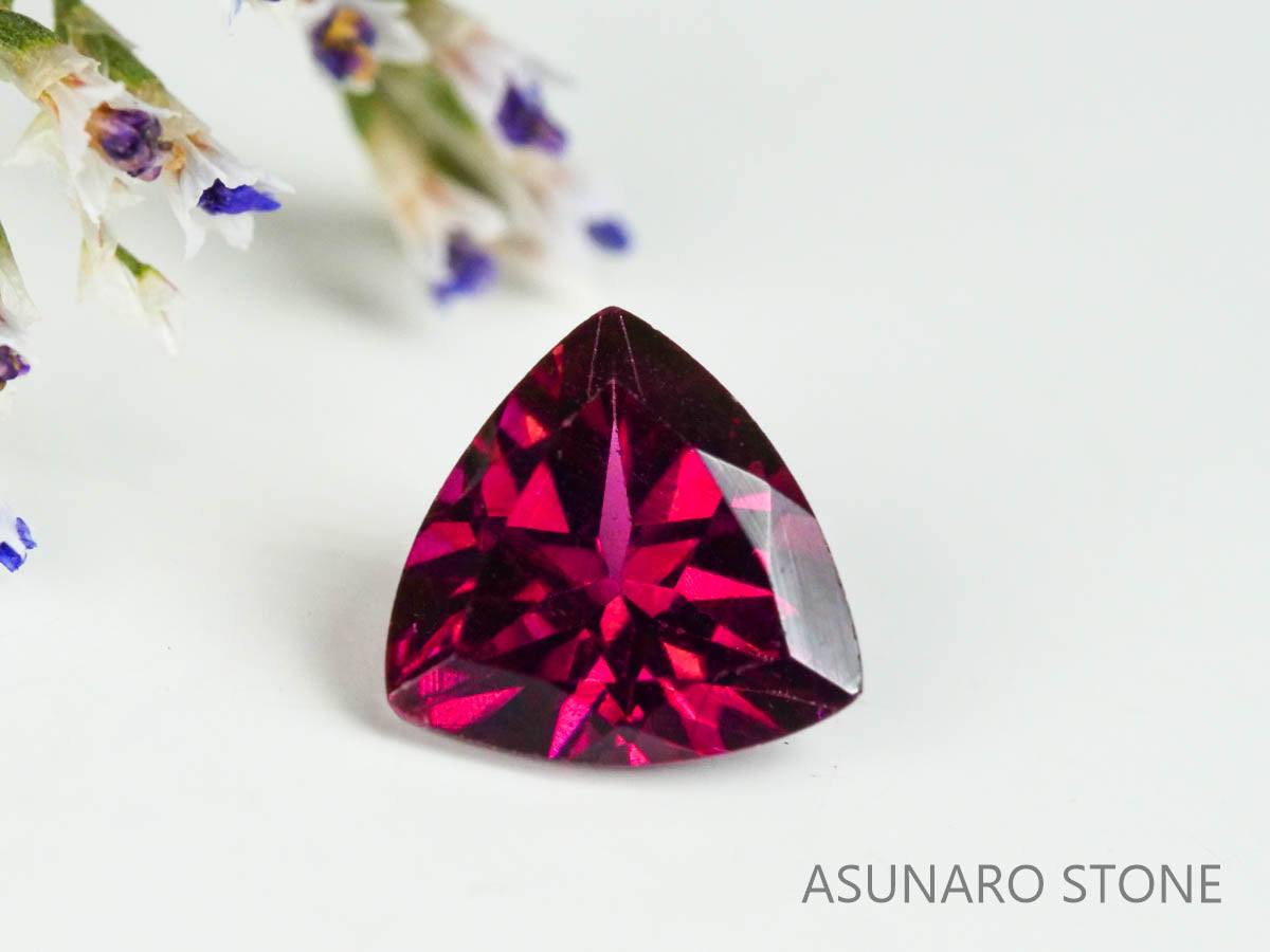 グレープガーネット ブラジル産  トリリアントカット　 0.98ct【221206-1302】