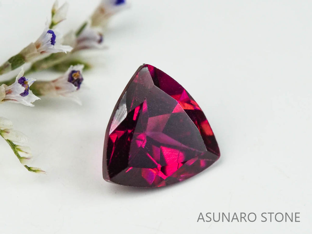 グレープガーネット ブラジル産  トリリアントカット　 0.98ct【221206-1302】