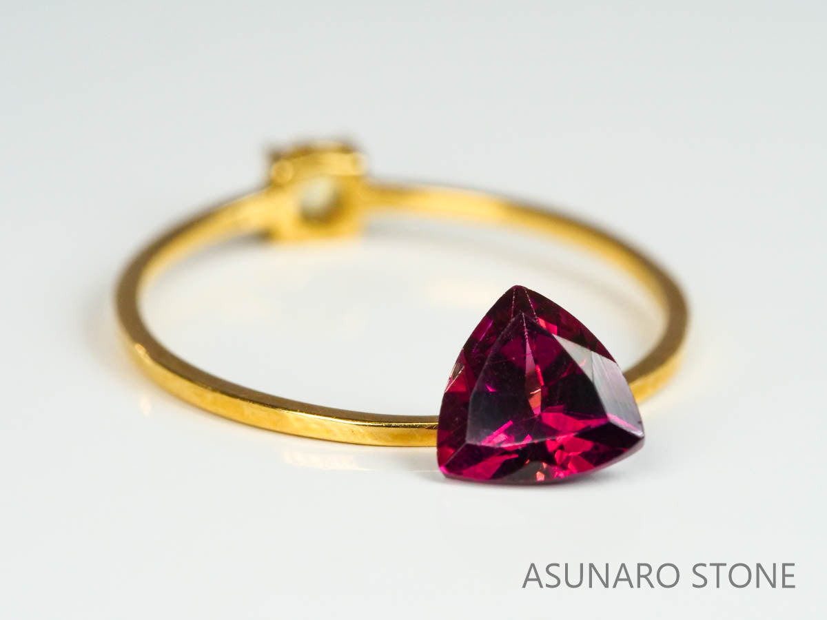 グレープガーネット ブラジル産  トリリアントカット　 0.98ct【221206-1302】
