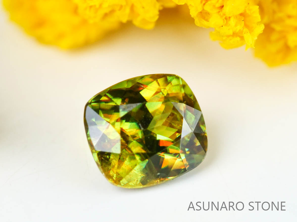 カラーチェンジスフェーン　クッションカット　パキスタン産　0.52ct　【221216-1305】