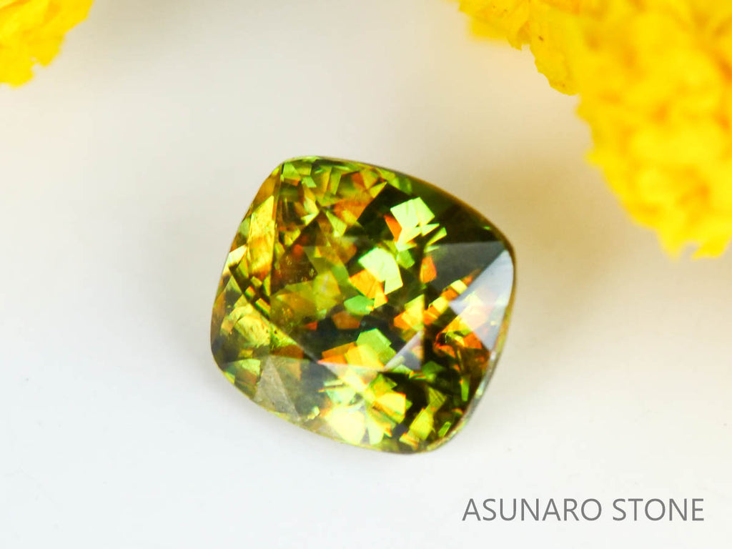 カラーチェンジスフェーン　クッションカット　パキスタン産　0.52ct　【221216-1305】