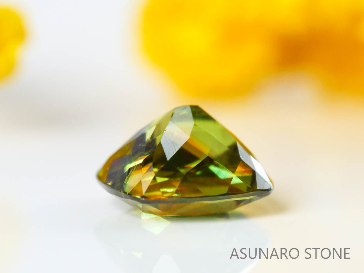 カラーチェンジスフェーン　クッションカット　パキスタン産　0.52ct　【221216-1305】