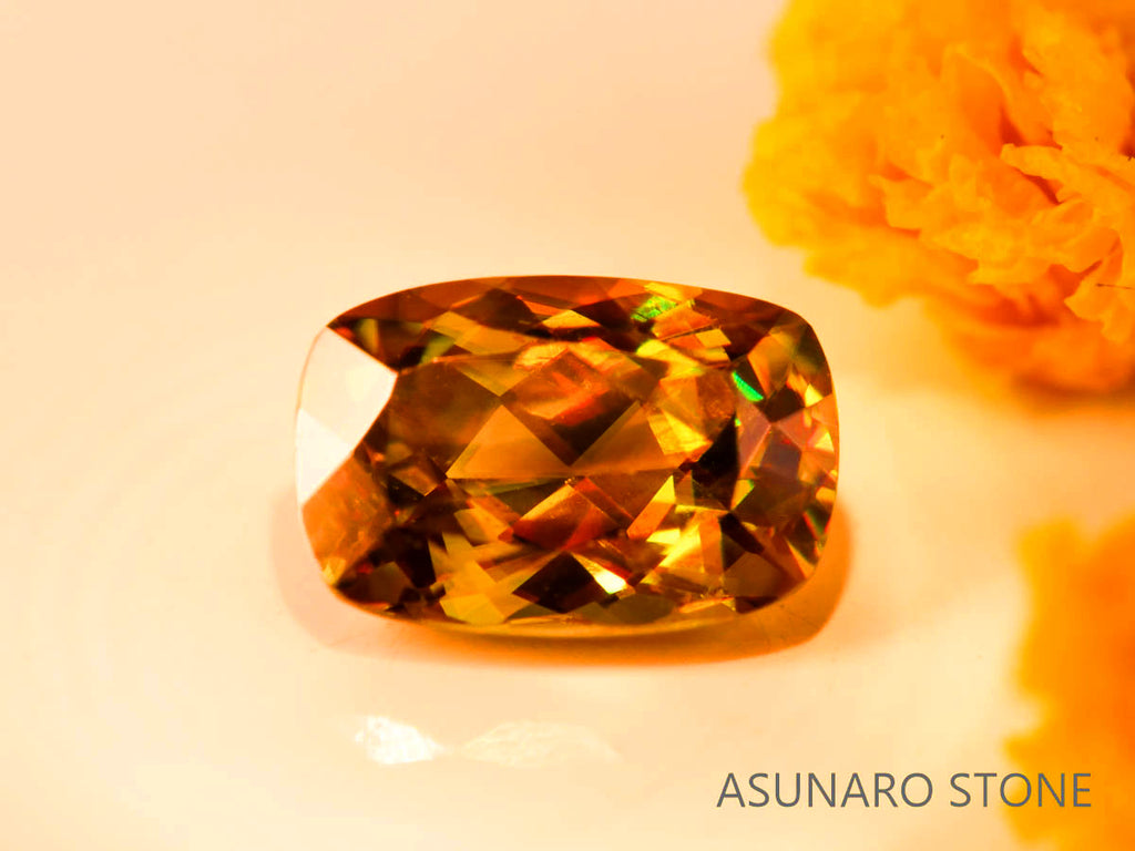 カラーチェンジスフェーン　クッションカット　パキスタン産　0.53ct　【221216-1307】